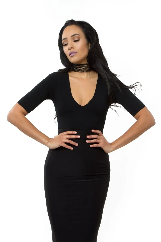 High - Neck Bodysuits for a Modest and Sophisticated LookTHE MYSTYLEMODE BLACK V NECK 3/4 SLEEVE BODYSUIT